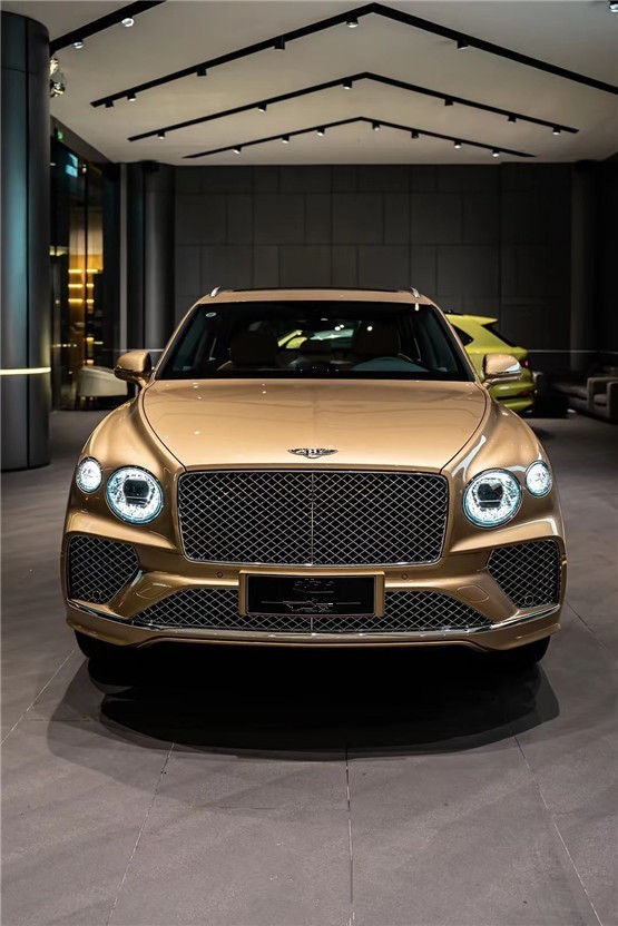 21款宾利添越v6油混沙漠铜店内现车在售