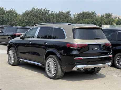 奔驰迈巴赫gls600四座黑金双色仅售330