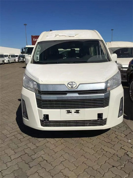 21款丰田海狮9座高配手续齐43w新年礼荟