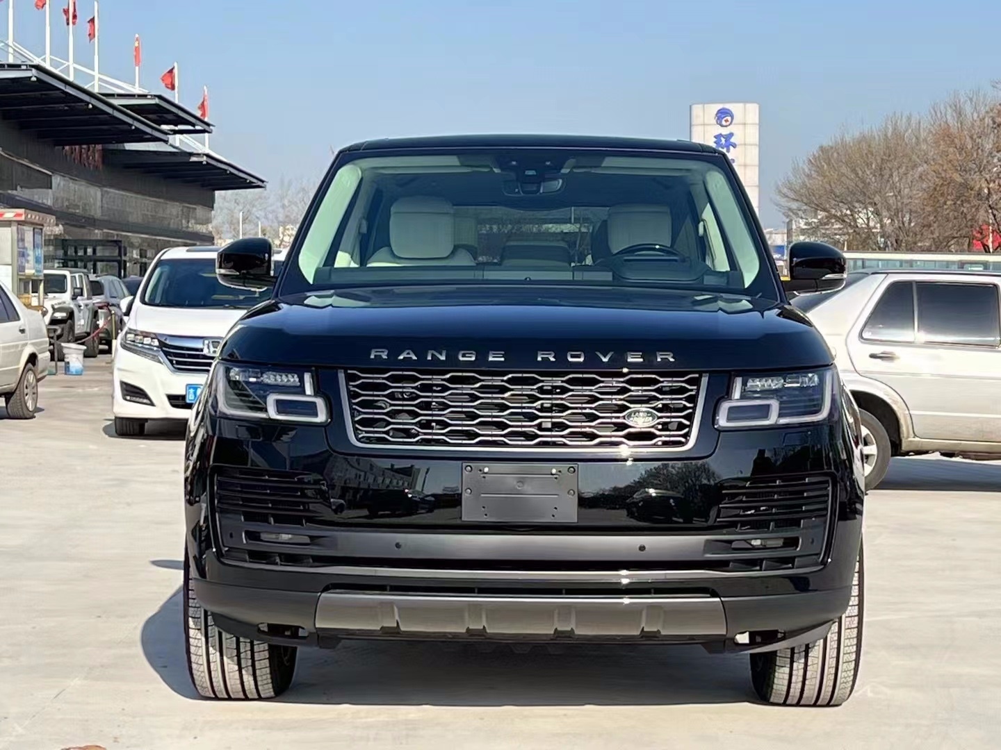 21款路虎揽胜行政现车促销首付50万提车