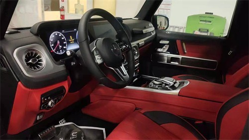 21款美规奔驰g550 颜色:红/红 配置:amg独家内饰包(nappa座椅,nappa