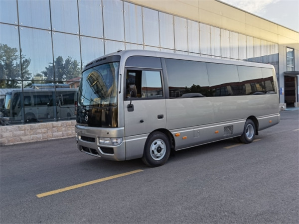 天津港专营日产碧莲大巴现车改装定制