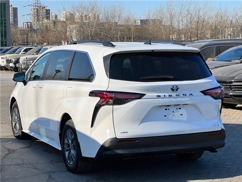 22款丰田塞纳25混动最新优惠报价37万