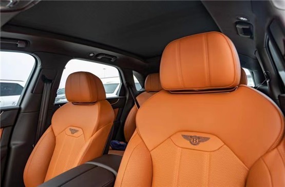 当前位置:>凤凰网汽车>北京综合>降价>正文>22款宾利添越内饰设计有