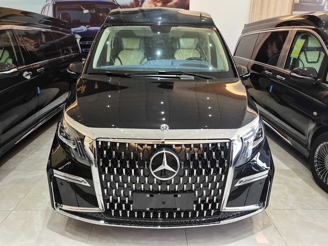 进口七座奔驰v250高顶迈巴赫版