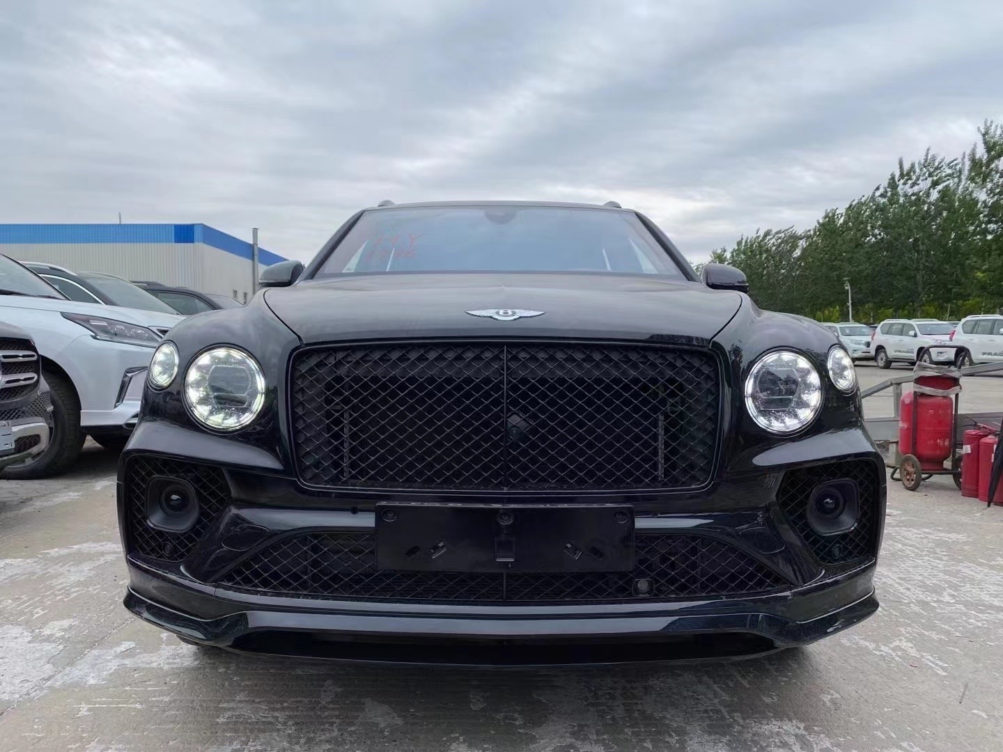 平行进口22款宾利添越v8s高功率版现车