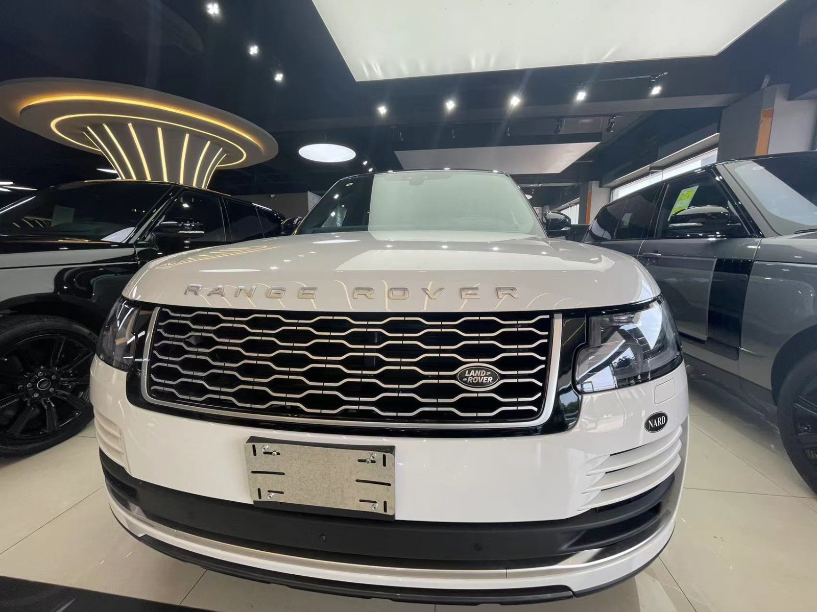 全新22款路虎揽胜行政hse到店详细优惠