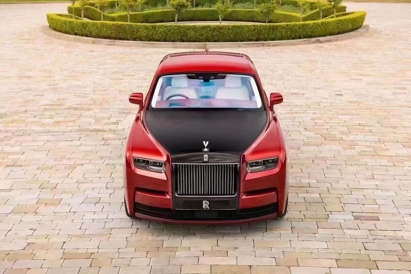 劳斯莱斯新幻影皇室座驾尽显贵族气魄