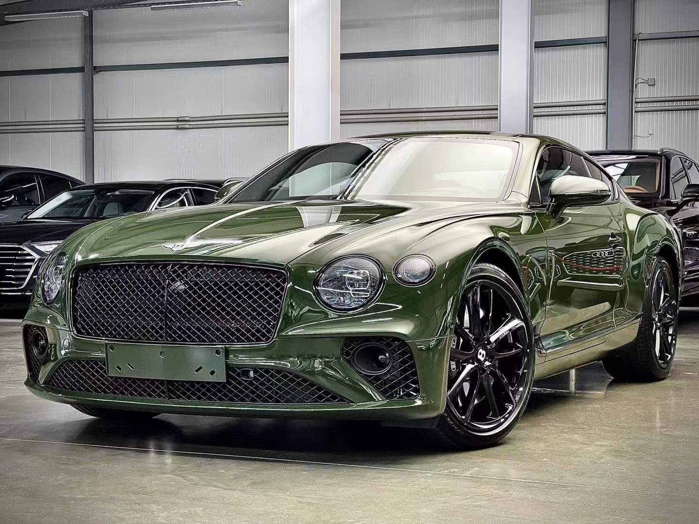 新款宾利欧陆gt炫黑套件英国骑士绿