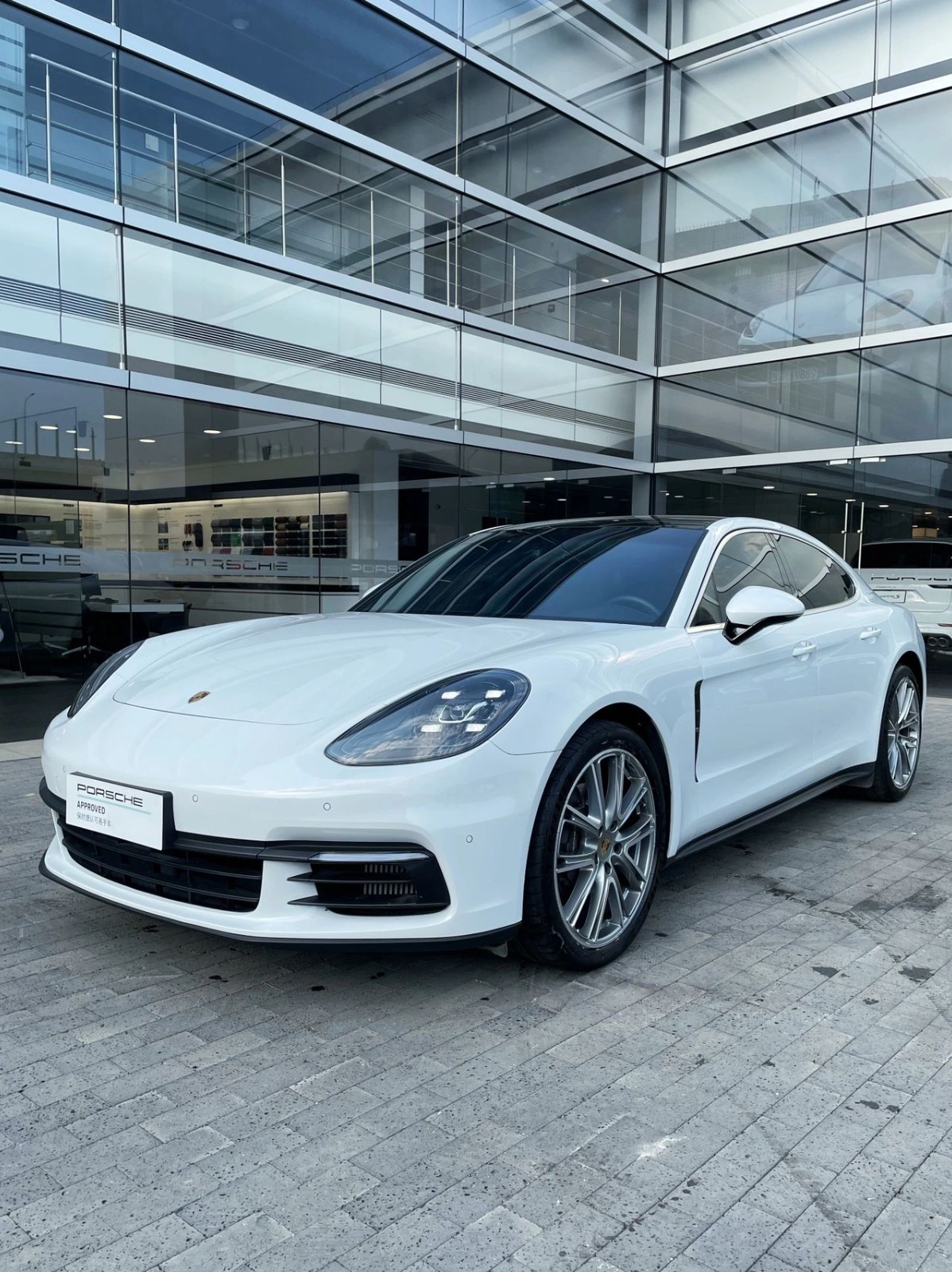 22款保时捷帕拉纳梅拉港口现车底价甩