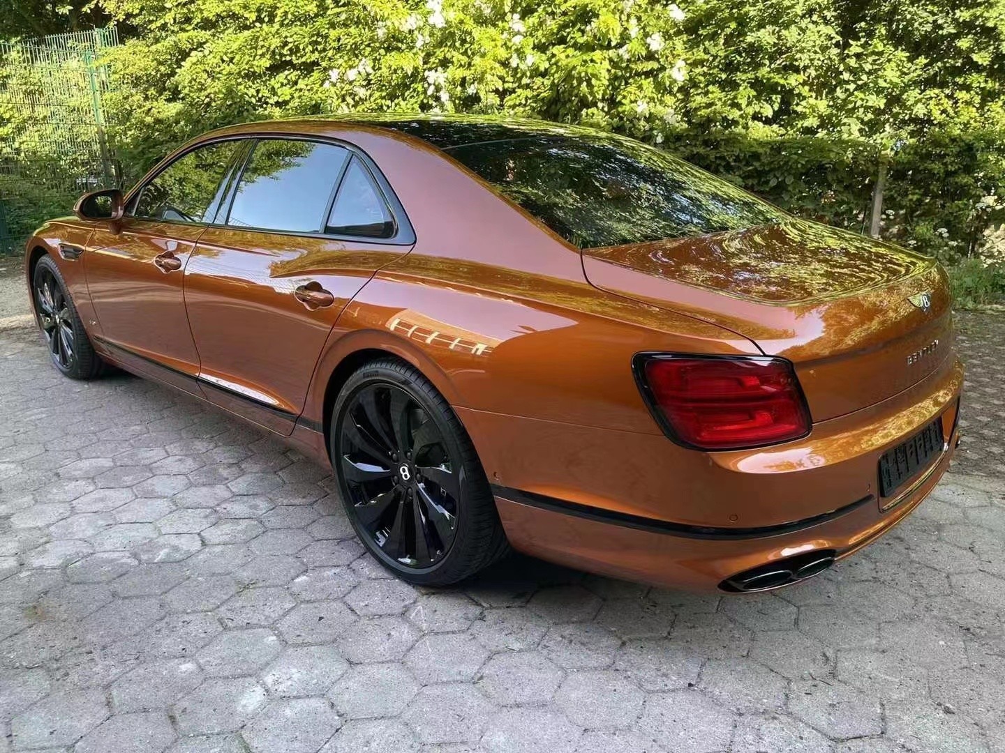 22款宾利飞驰定制颜色顶级配置380万