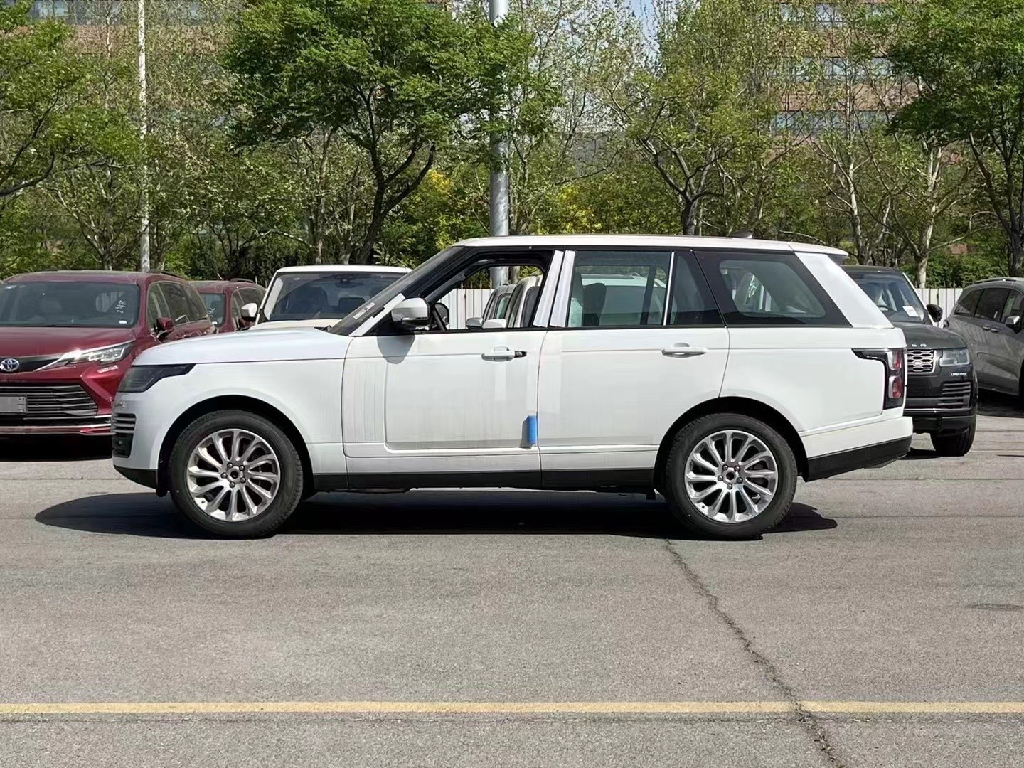 22款路虎揽胜行政港口夏季促销112万起