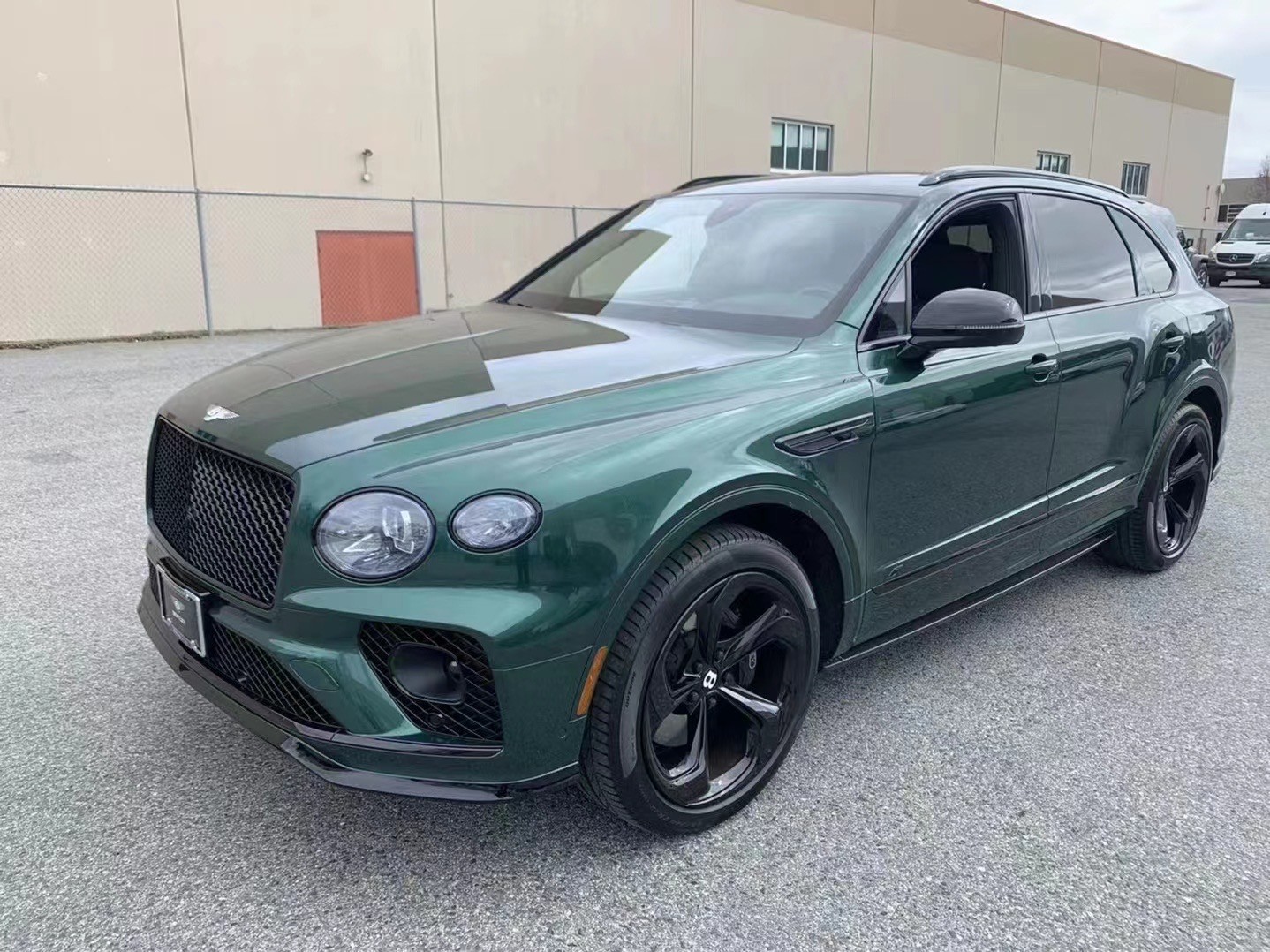 22款宾利添越s碧玺绿淡季特价330万