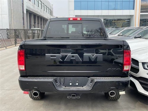 道奇公羊皮卡中的劳斯莱斯首付只需10万