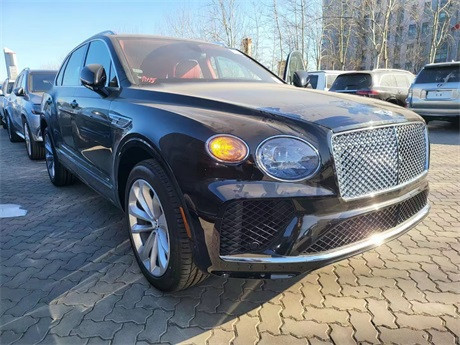 2021款宾利添越v8美规293万心动清仓价