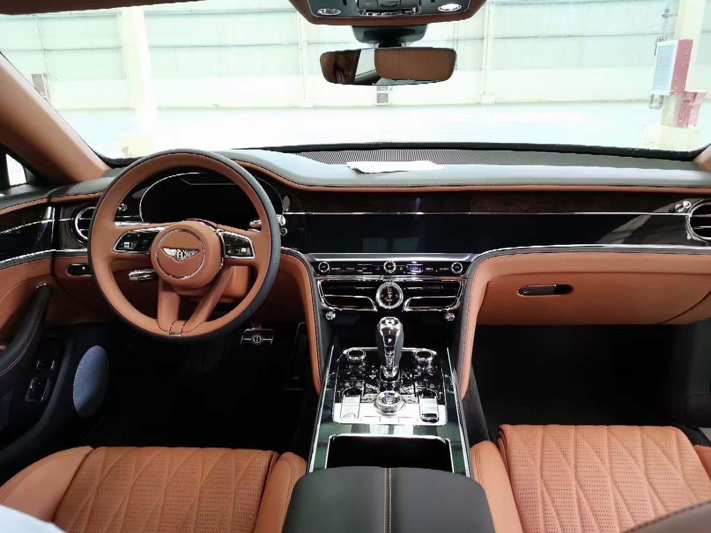 2022款宾利飞驰40tv8批量现车在售