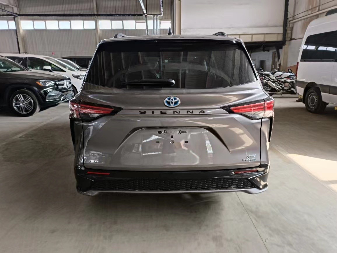 22款加版丰田塞纳25混动四驱xse56万