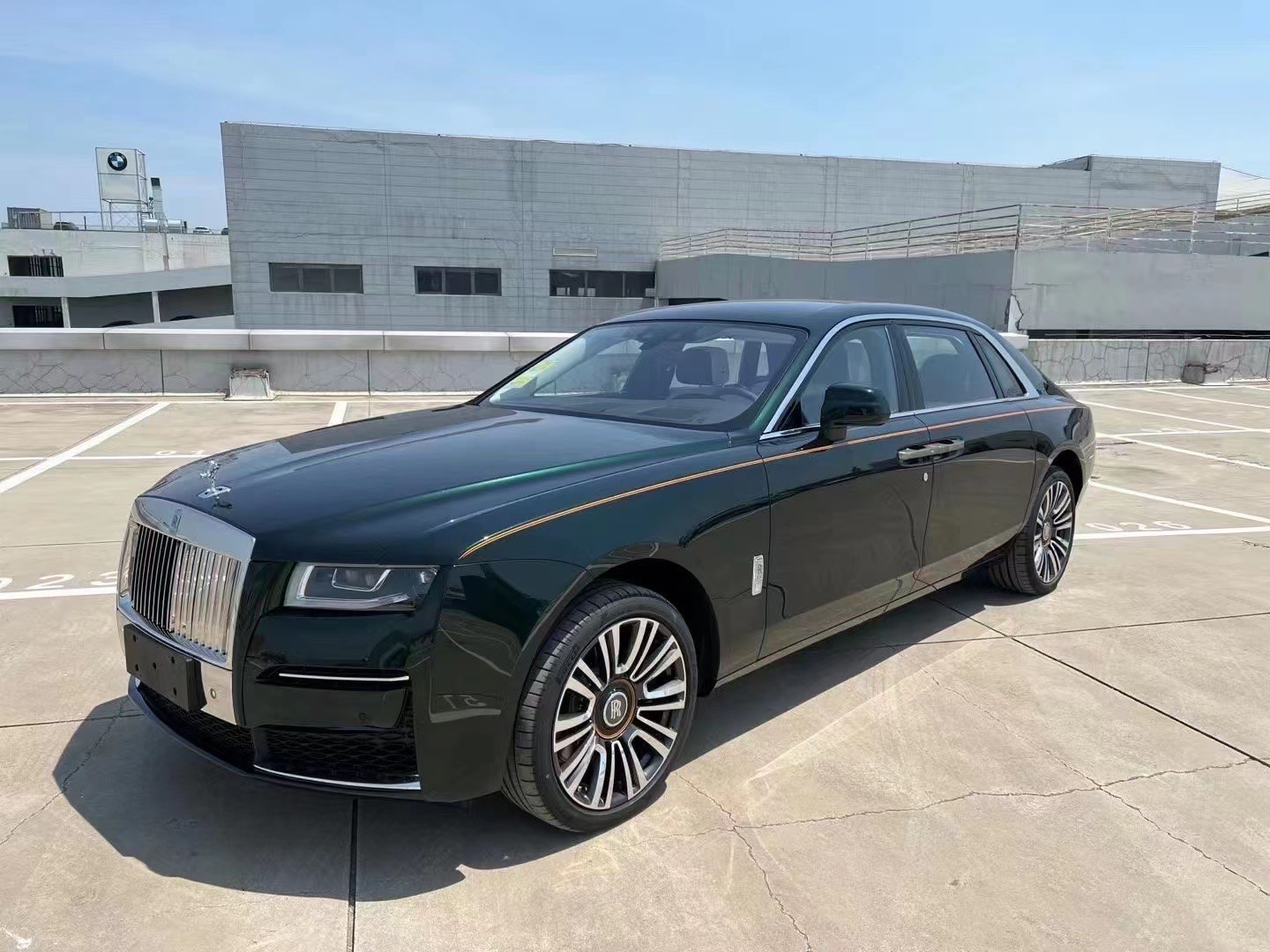 22款劳斯莱斯古思特 挑战最低落地价格_凤凰网汽车_凤凰网