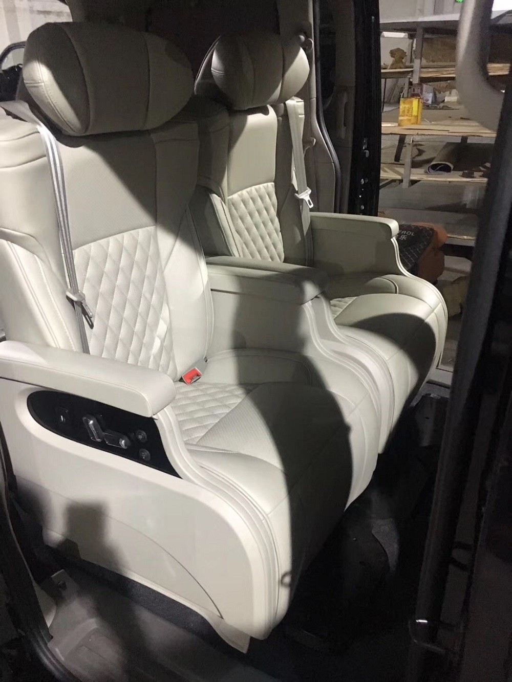 日产尼桑nv200改装内饰改装航空座椅真实案例