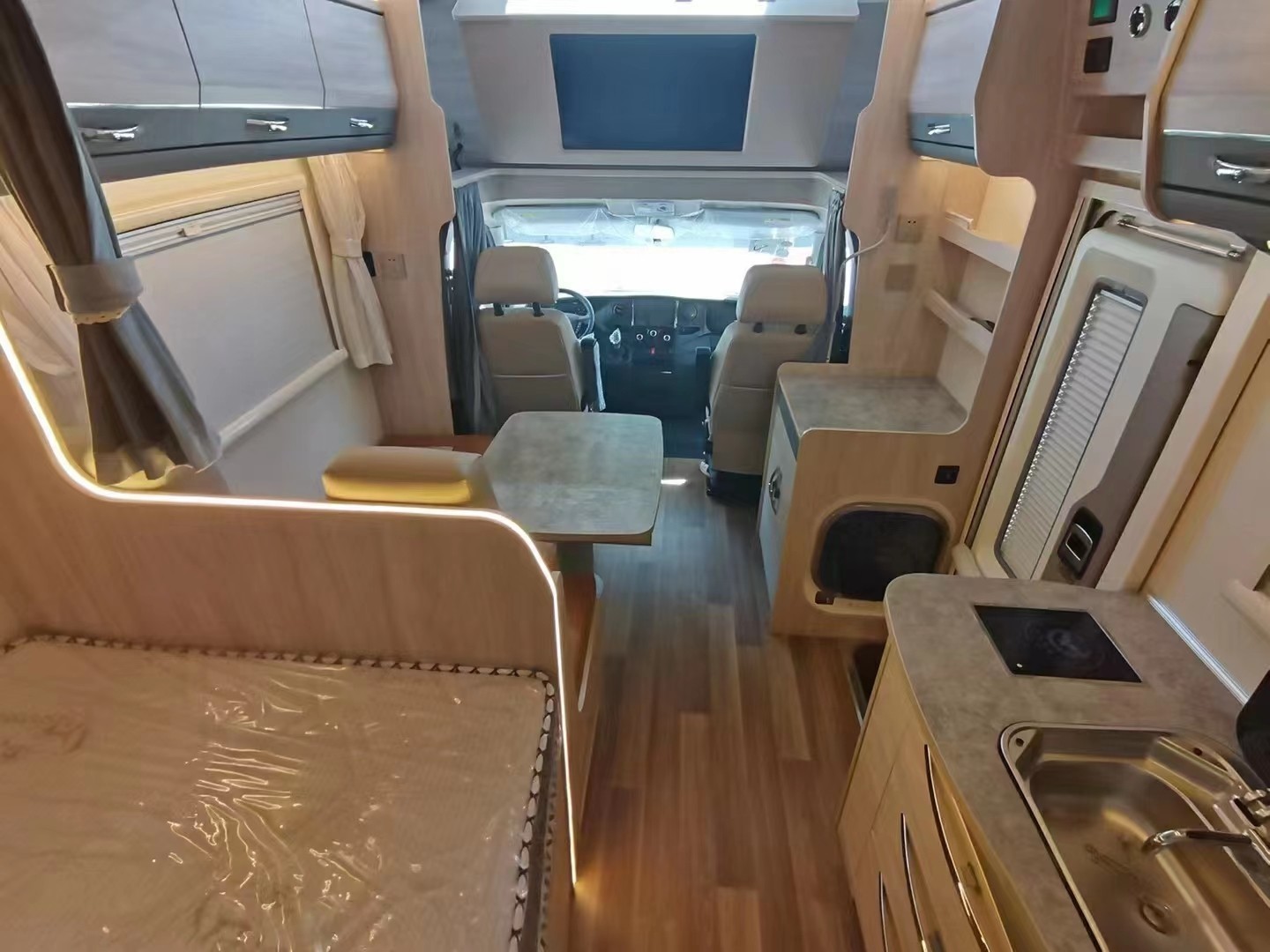 40万左右依维柯c型大小额头房车满配