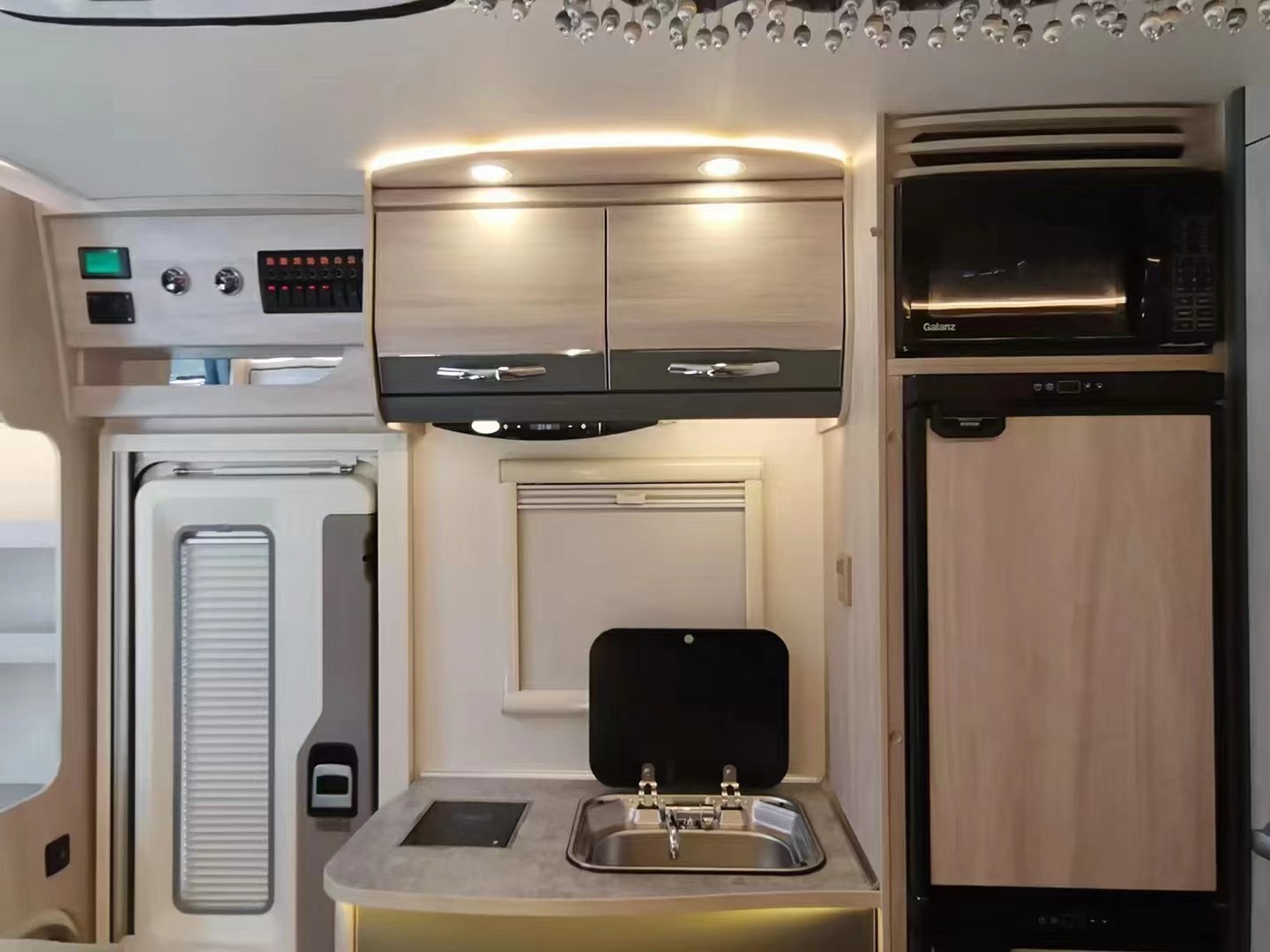 40万左右依维柯c型大小额头房车满配