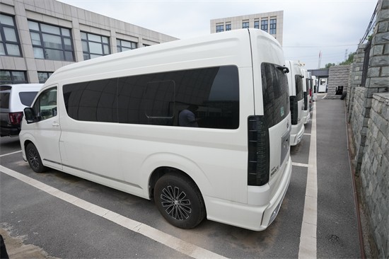 丰田海狮白色价格35l九座七座商务车