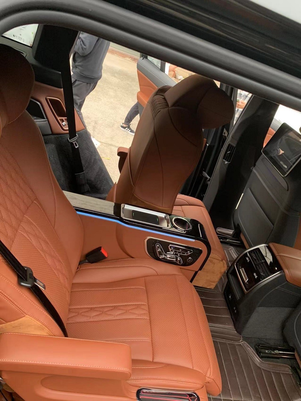 宝马x7改装航空座椅案例图_凤凰网汽车_凤凰网