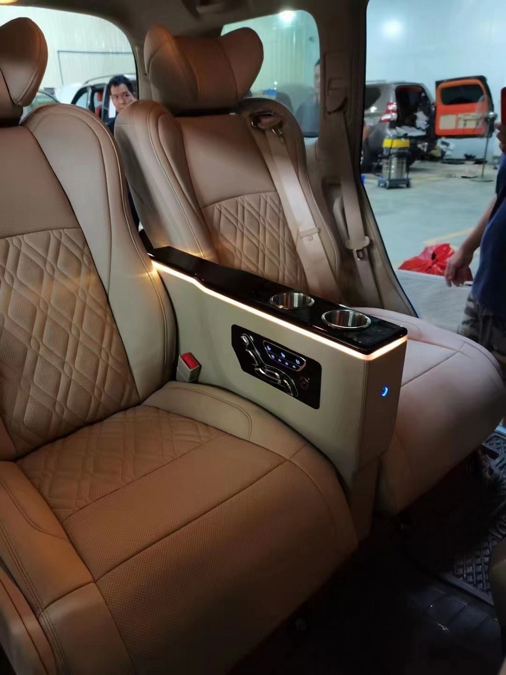 丰田霸道改装航空座椅案例_凤凰网汽车_凤凰网
