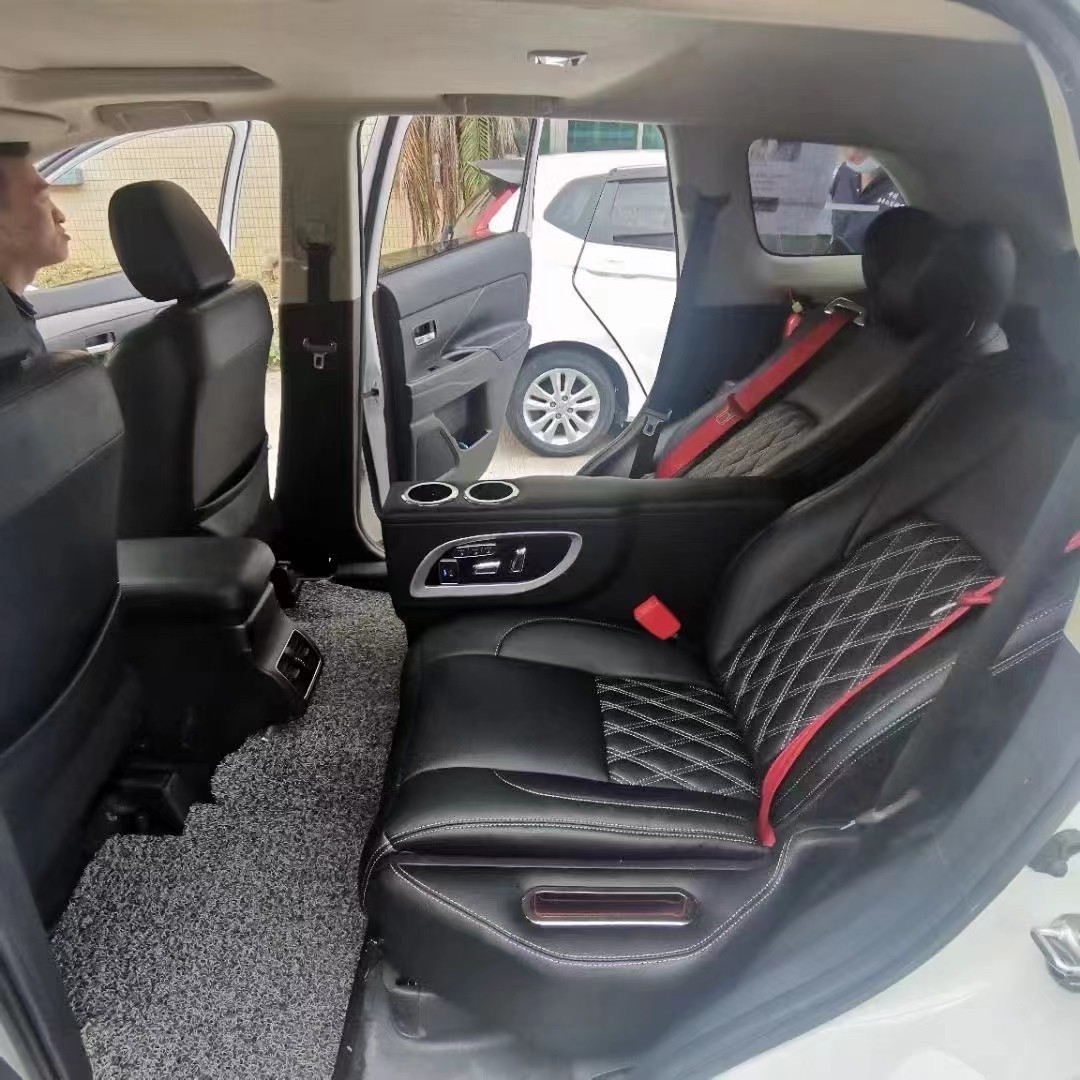 三菱欧蓝德改装航空座椅案例