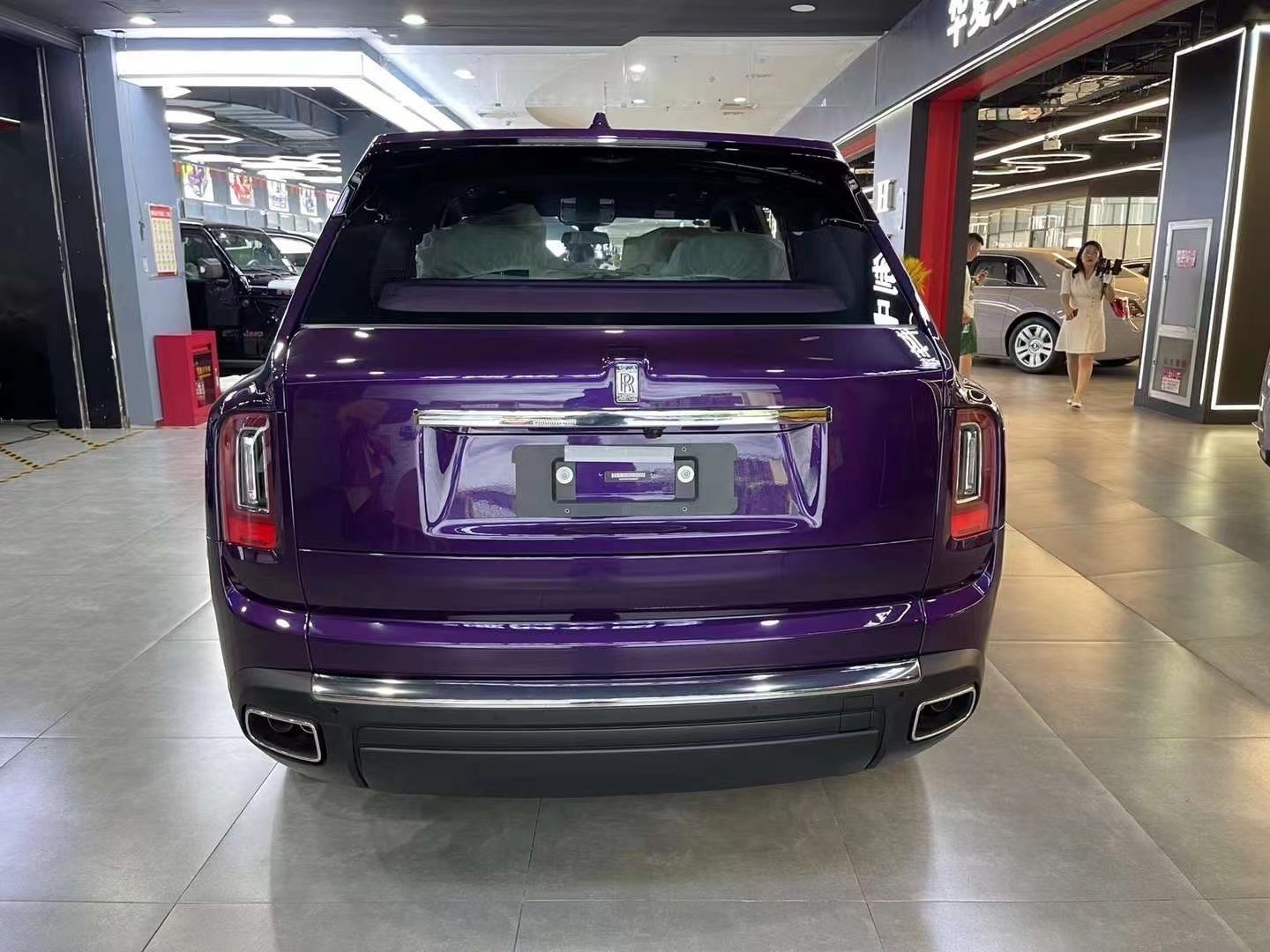 劳斯莱斯库里南现车报价紫气东来730万