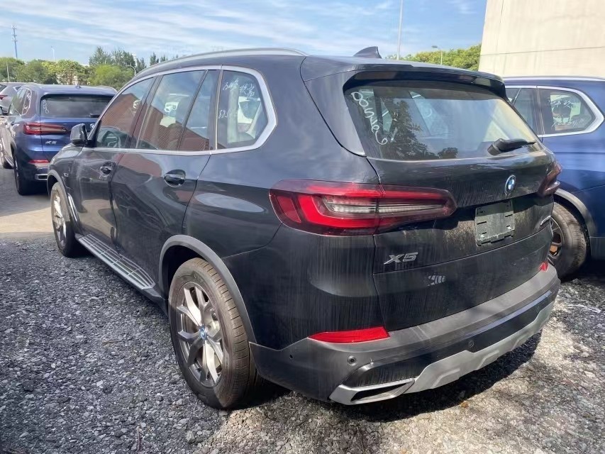 2022款宝马x530t插电混动xline7350