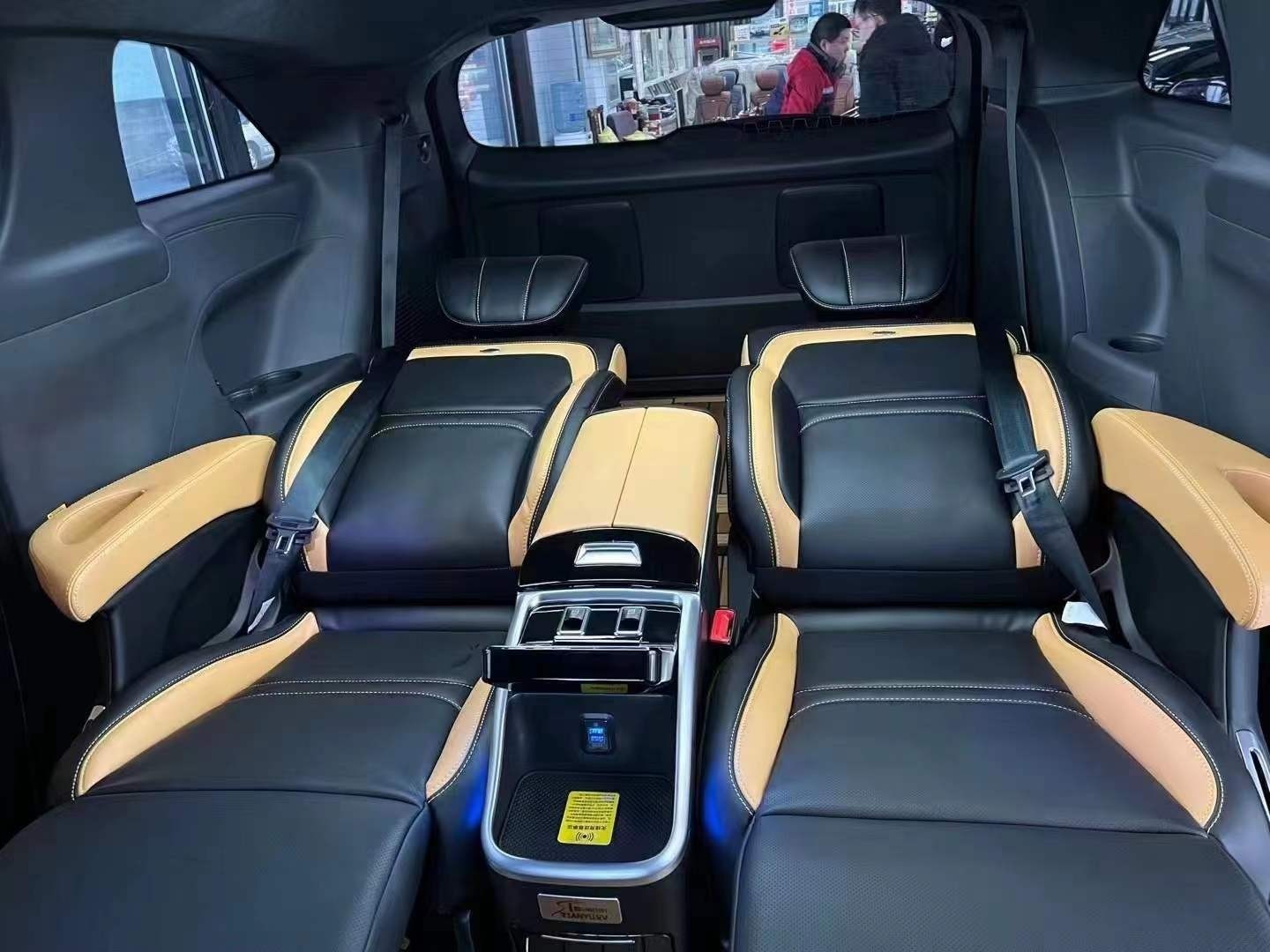 丰田塞纳改装航空座椅内饰升级_凤凰网汽车_凤凰网