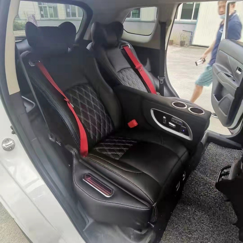 三菱欧蓝德改装航空座椅案例