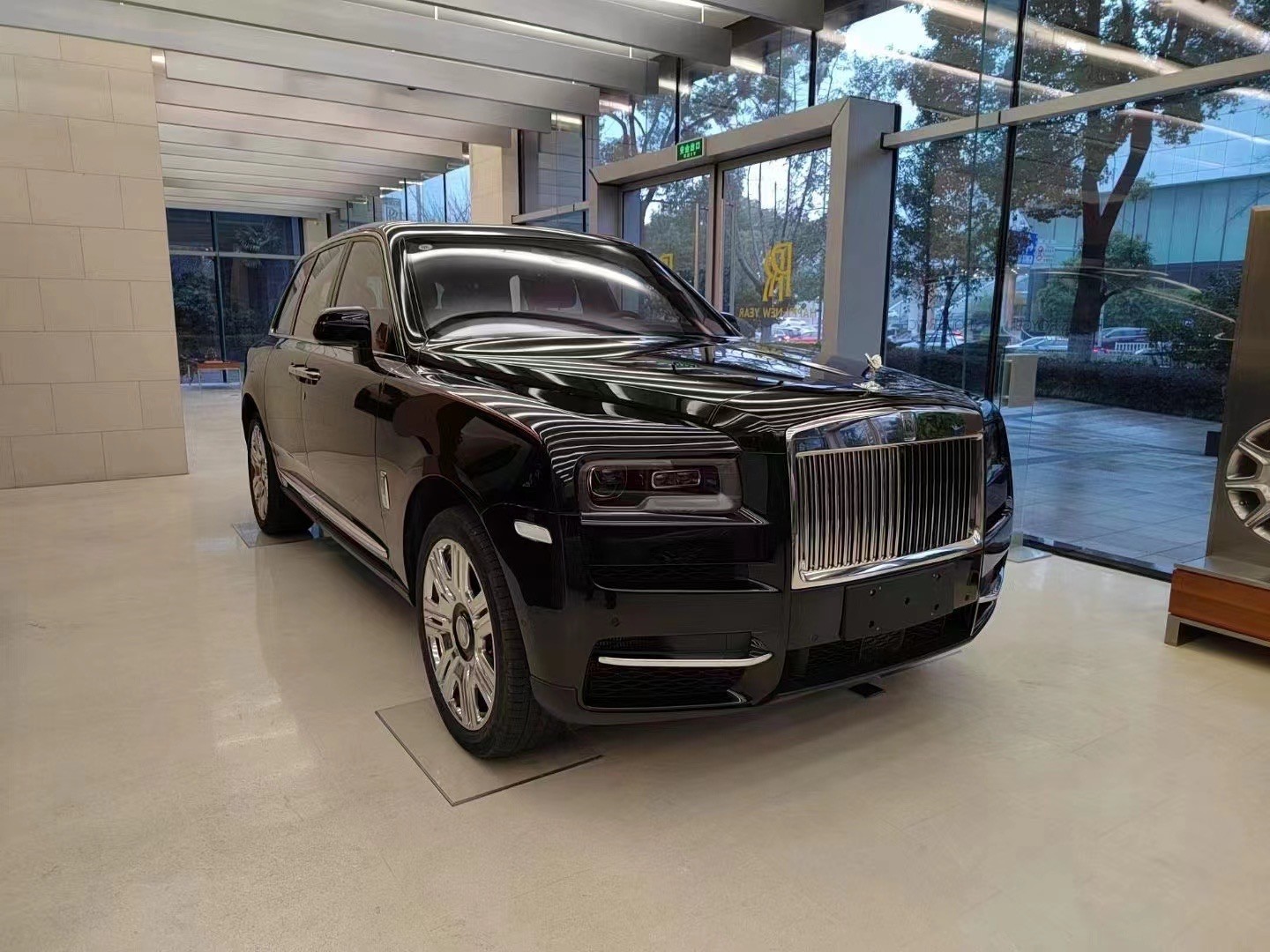 库里南基于全新幻影全铝制奢华构架打造