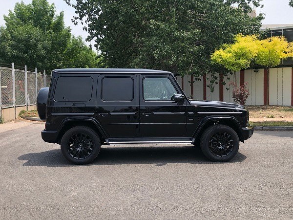 港口奔驰40周年纪念版g400d低首付提车