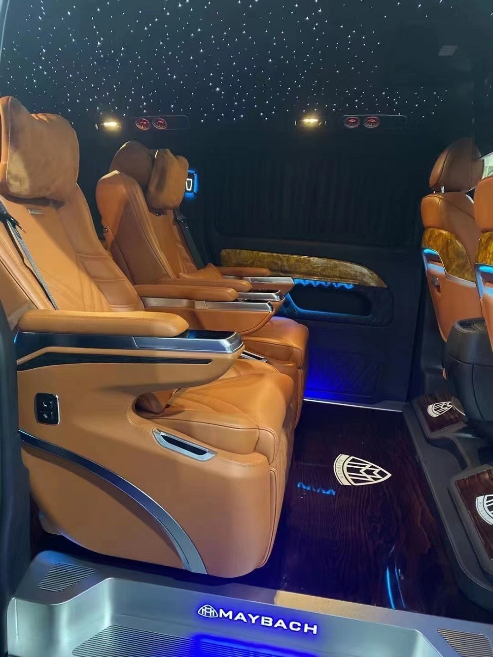 奔驰威霆改装航空座椅安装案例图