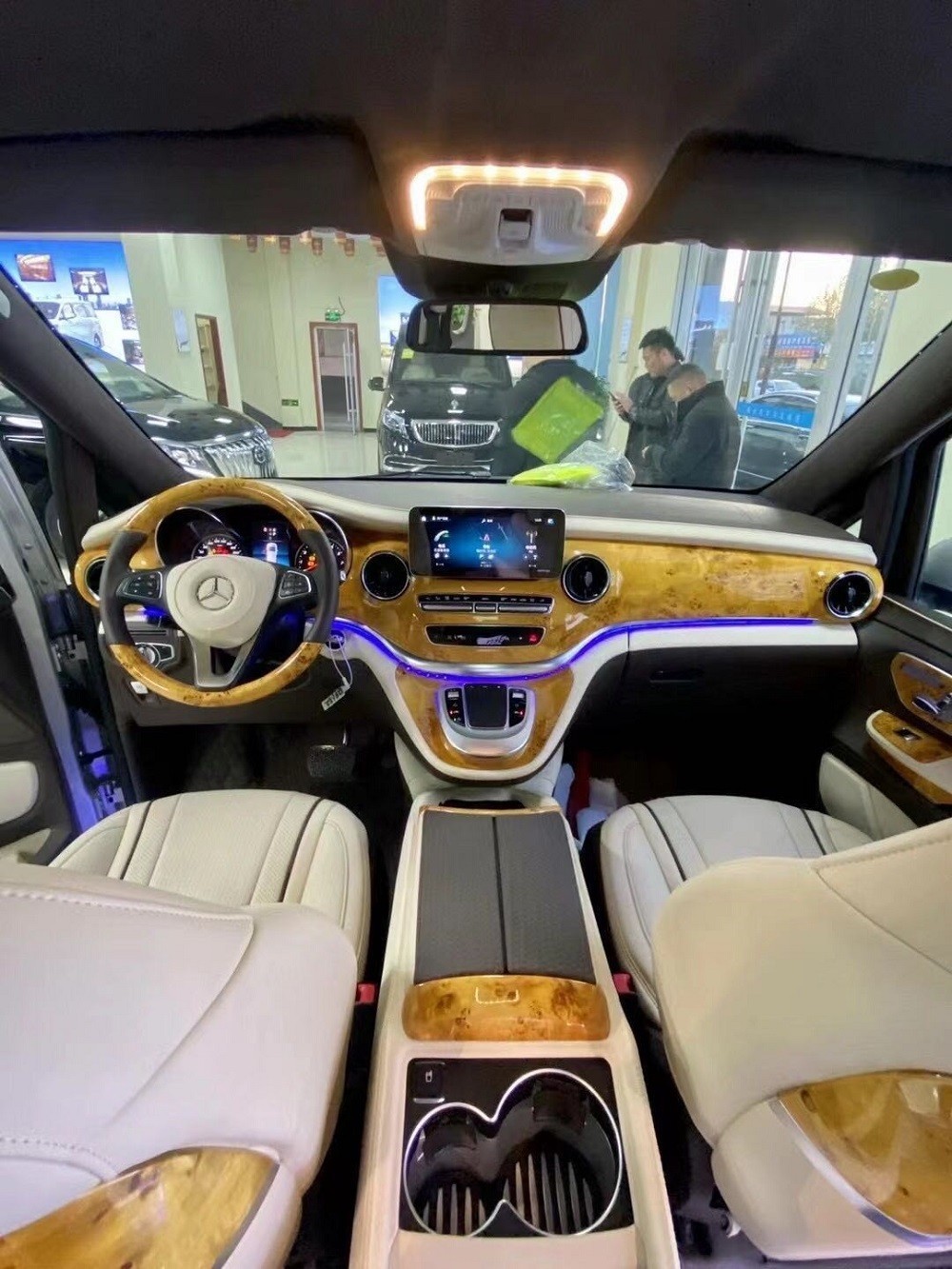 奔驰v260改装航空座椅及内饰升级案例