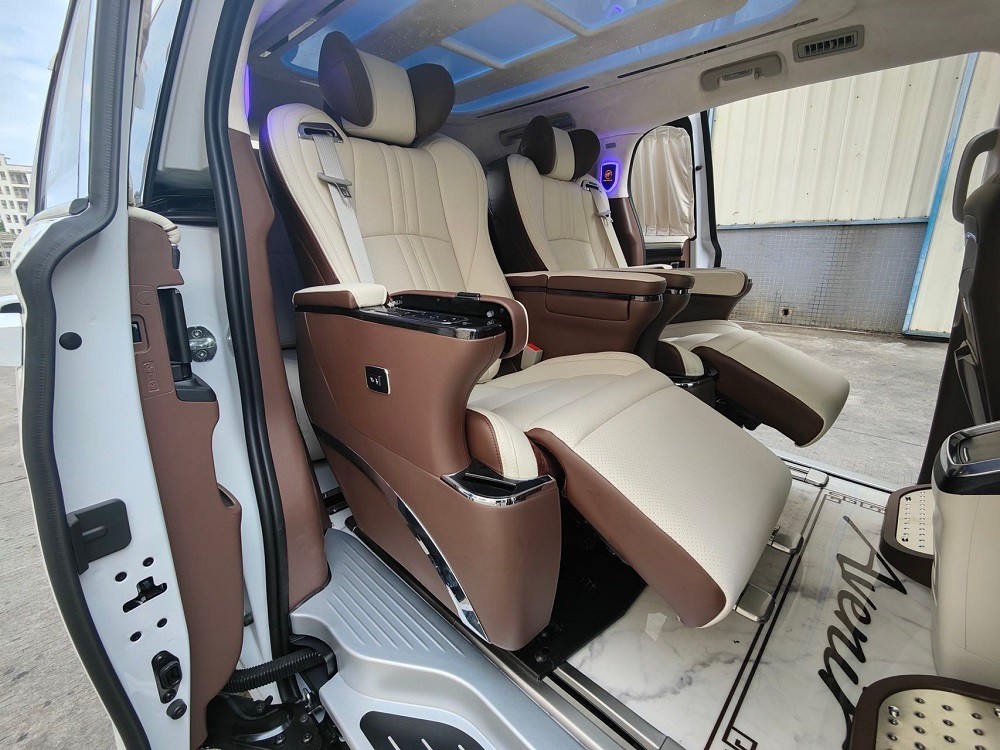 丰田塞纳改装航空座椅及内饰升级案例_凤凰网汽车_凤凰网