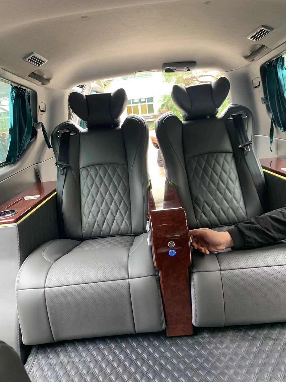 丰田霸道改装升级图航空座椅案例