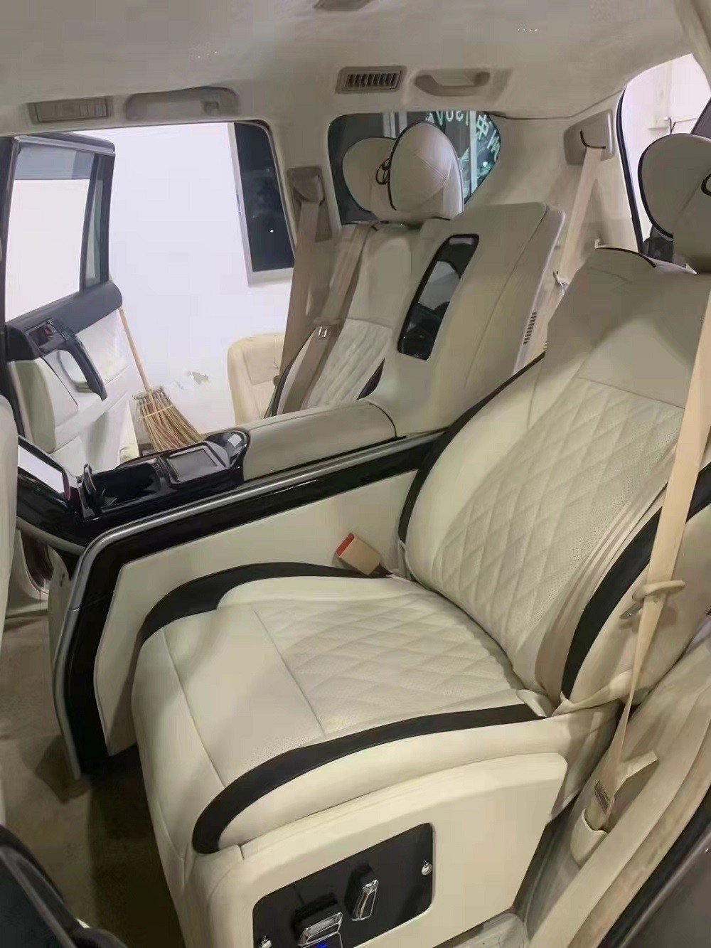 丰田霸道改装升级航空座椅案例图