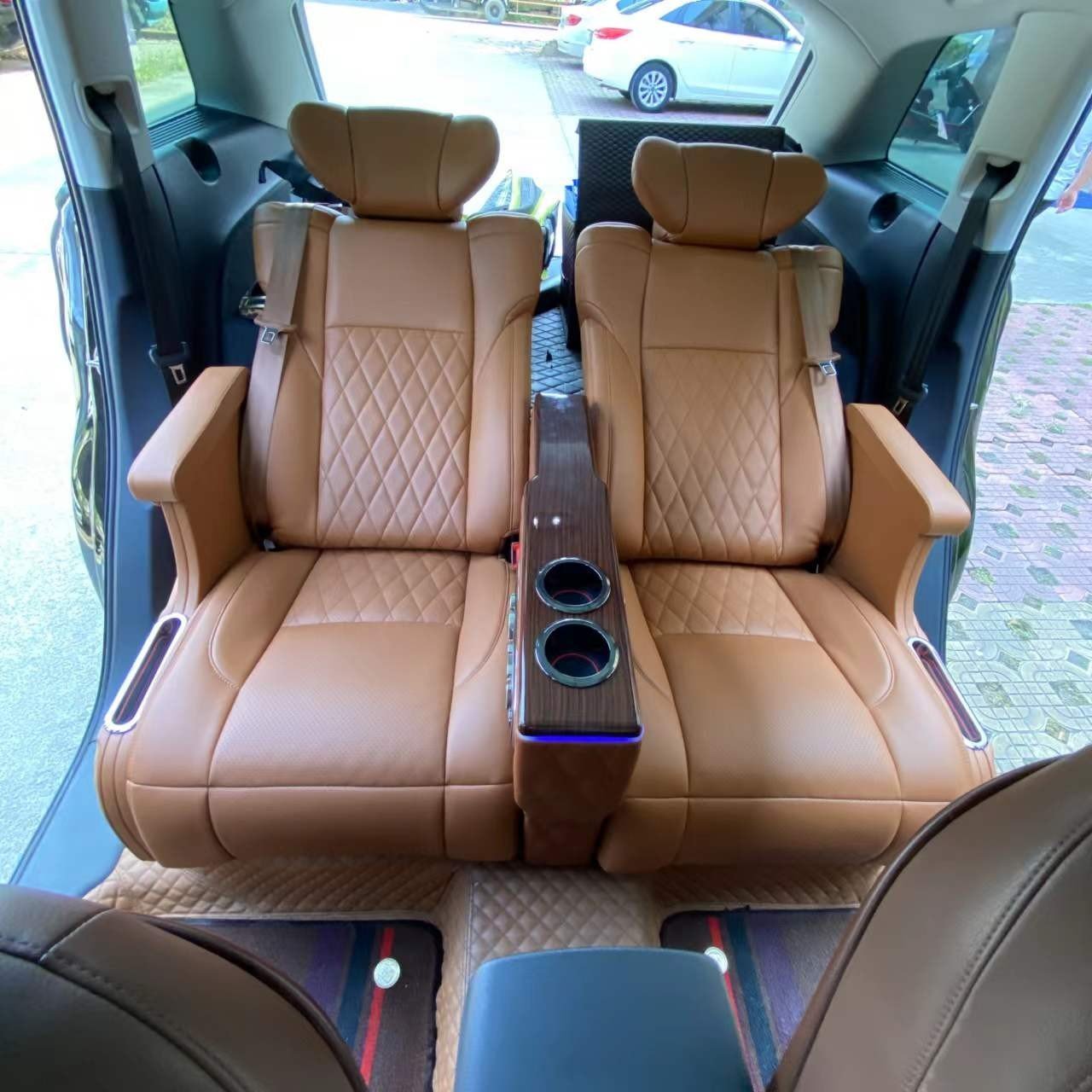 奥迪q7改装升级中排航空座椅