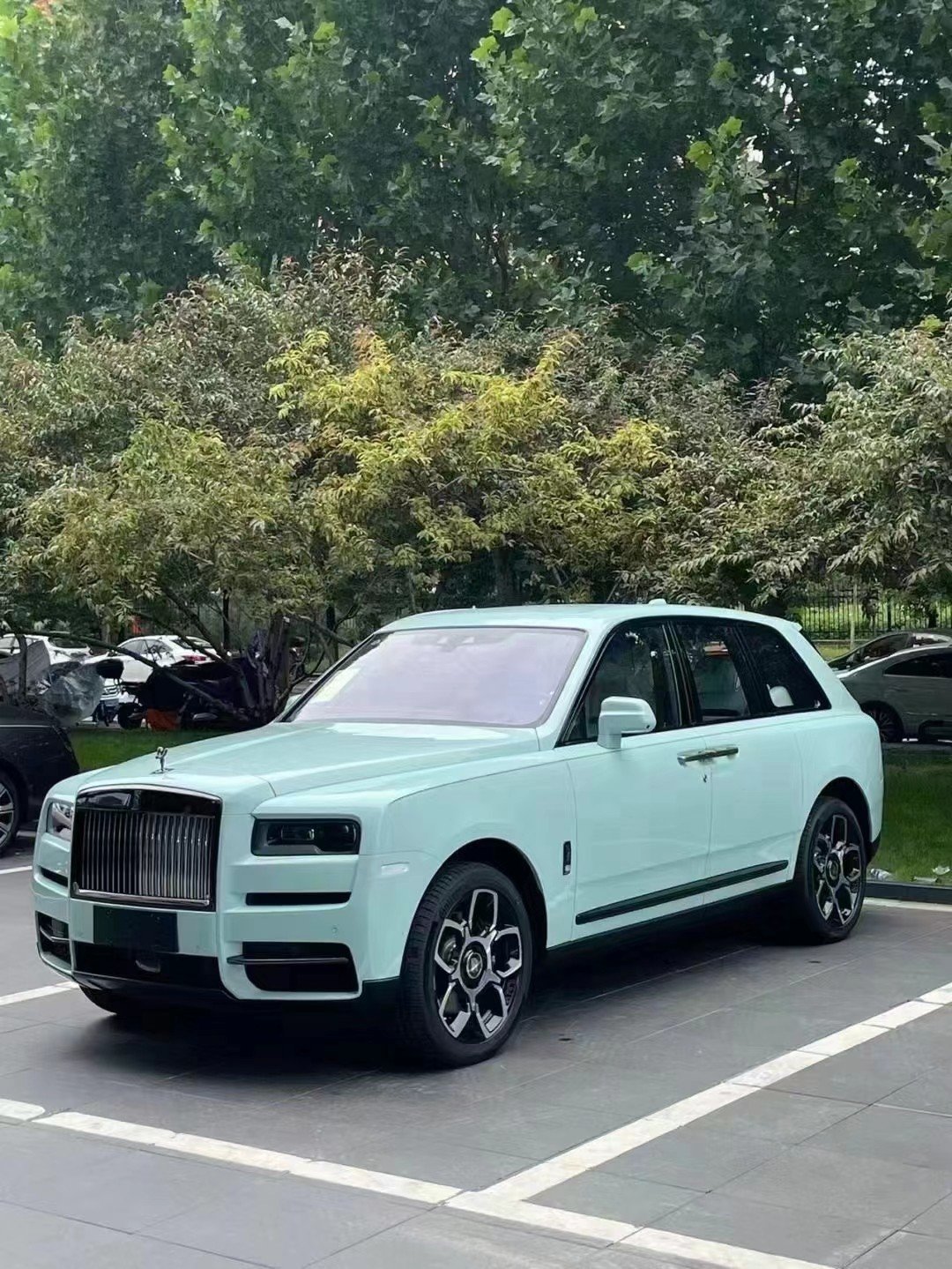 劳斯莱斯库里南bb版 各种颜色780含税_凤凰网汽车_凤凰网