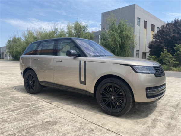 2023款路虎揽胜行政 现车到店 优惠20万