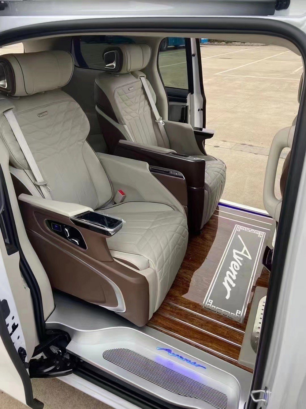 别克gl8改装中排航空座椅内饰升级案例_凤凰网汽车_凤凰网