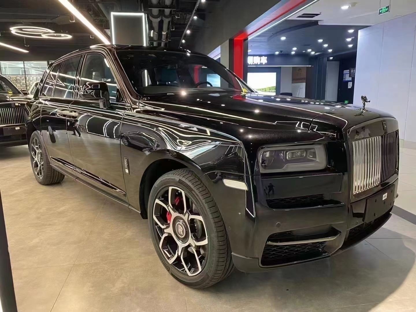 23款b7级防弹劳斯莱斯库里南加长598米