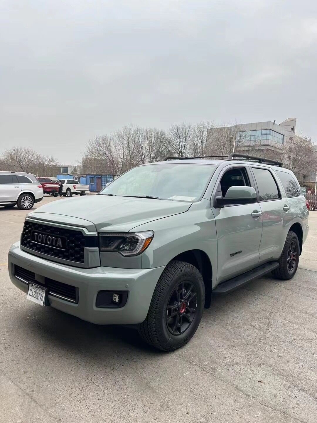 21款丰田红杉5700港口现车实拍真实评测_凤凰网汽车_凤凰网