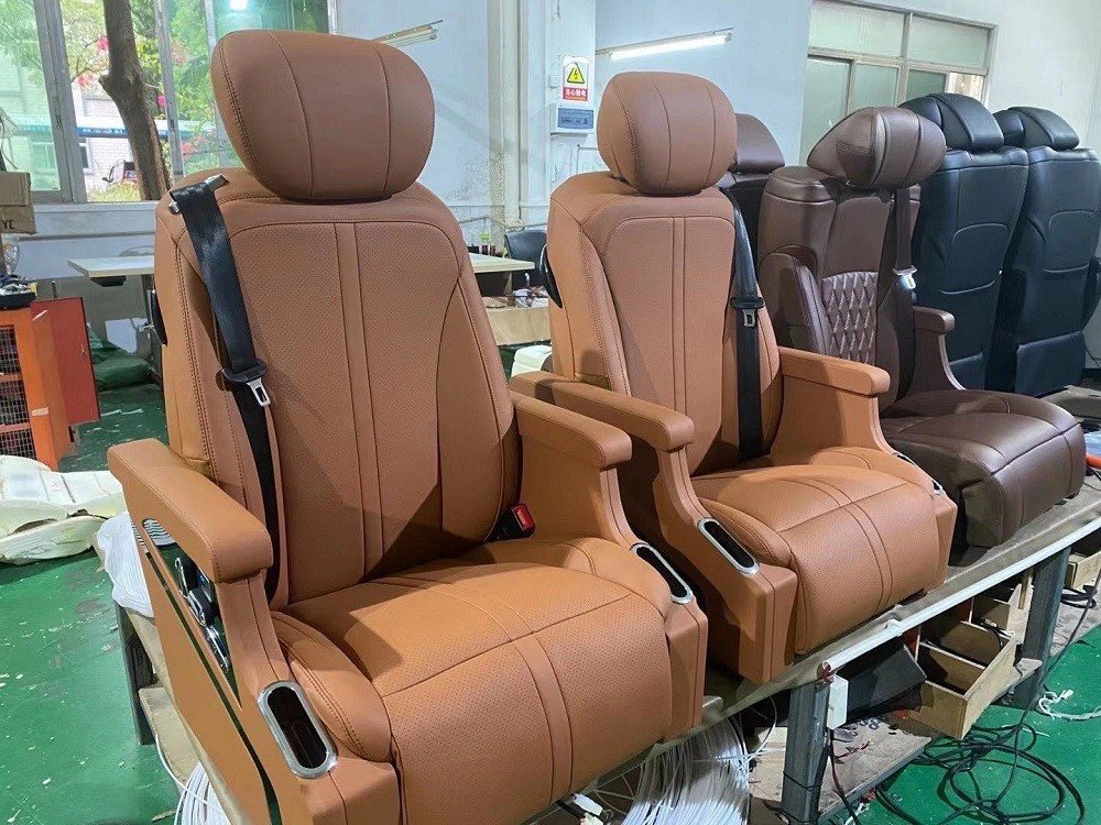 林肯飞行家中排改装航空座椅案例