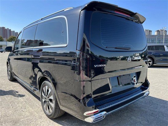 2022款奔驰七座商务车升级迈巴赫版商务