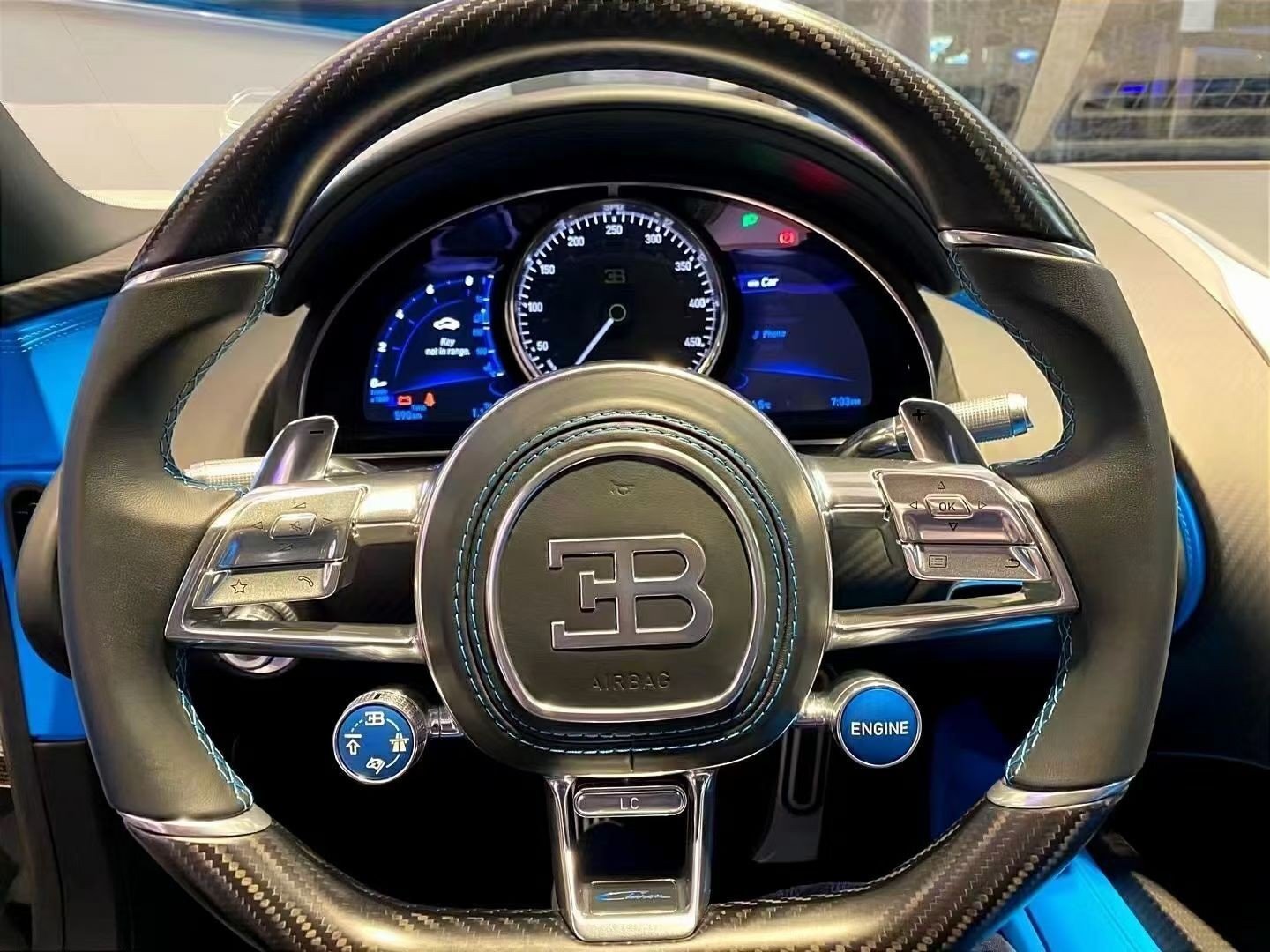 23款布加迪两门两座硬顶敞篷80排