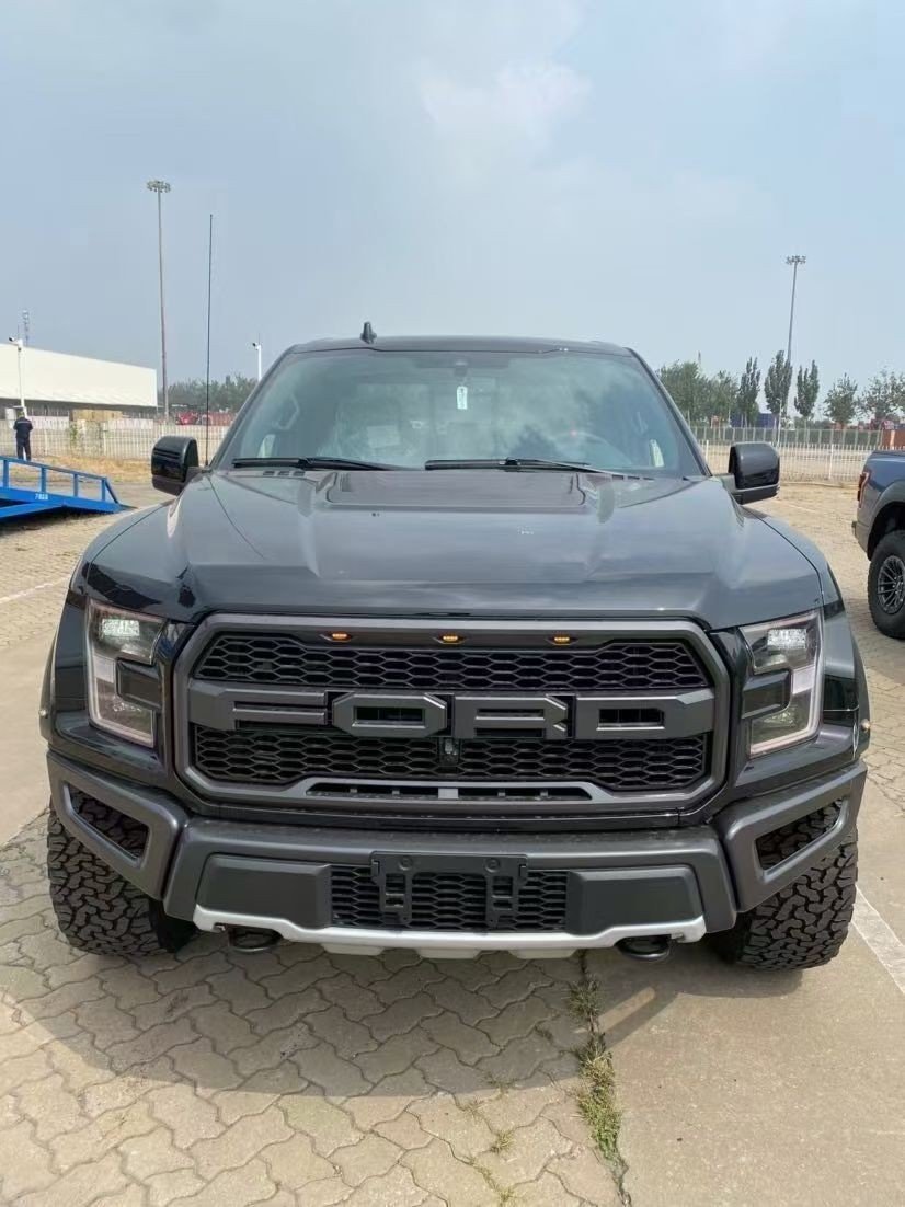 2023款全新福特猛禽f150raptor皮卡六指針儀表盤的設計有些後工業時代